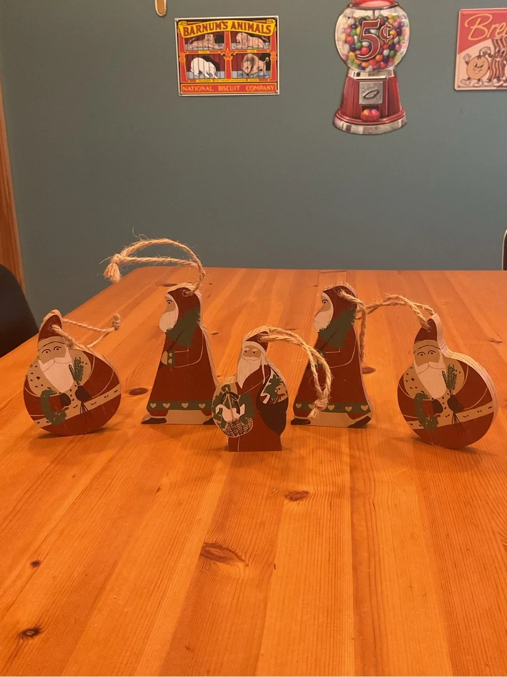 WOODEN SANTA ORNAMENTS FARMHOUSE CHRISTMAS RUSTIC COUNTRY PAINTED LOT OF 5